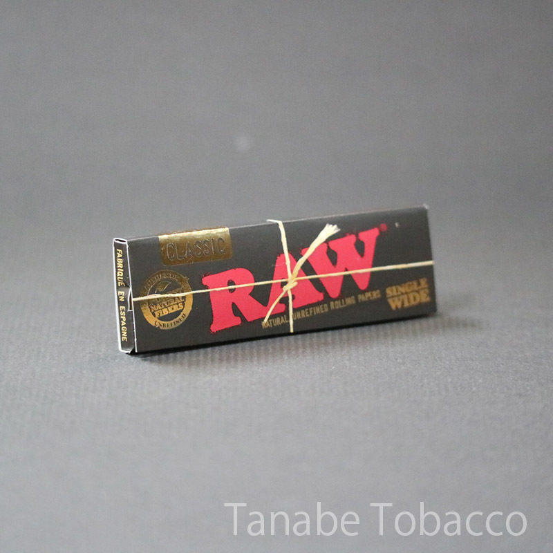 RAW（ロウ）クラシック・ブラックゴールド・シングル (70mm) 手巻きたばこ用ペーパー